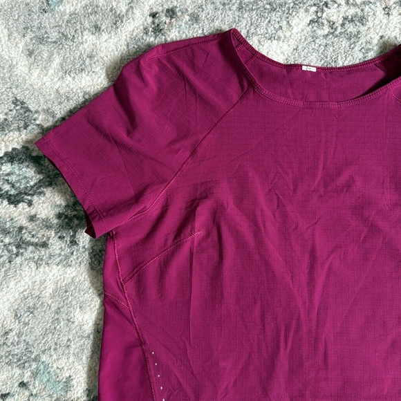 Lululemon Short Sleeve Top - Picture 2 of 8